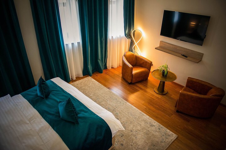Room 36 of 108