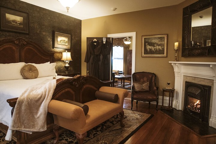 Room 4 of 87