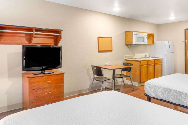 Studio with Double Bed (2 of 10)