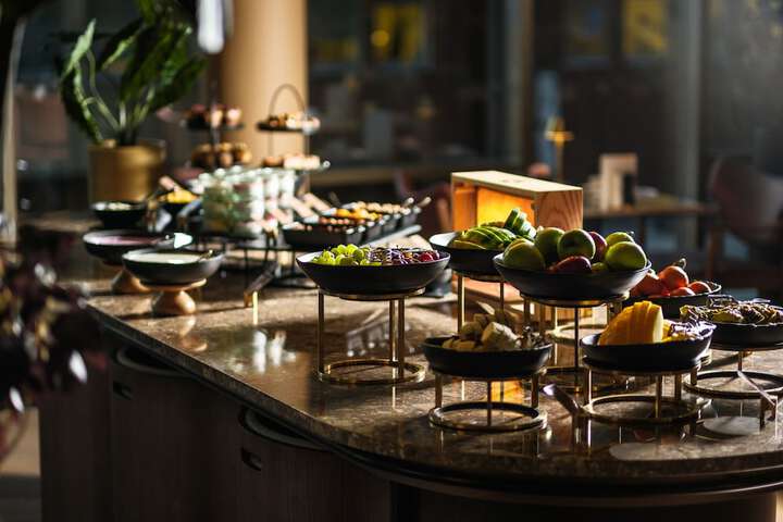 Dining 75 of 102