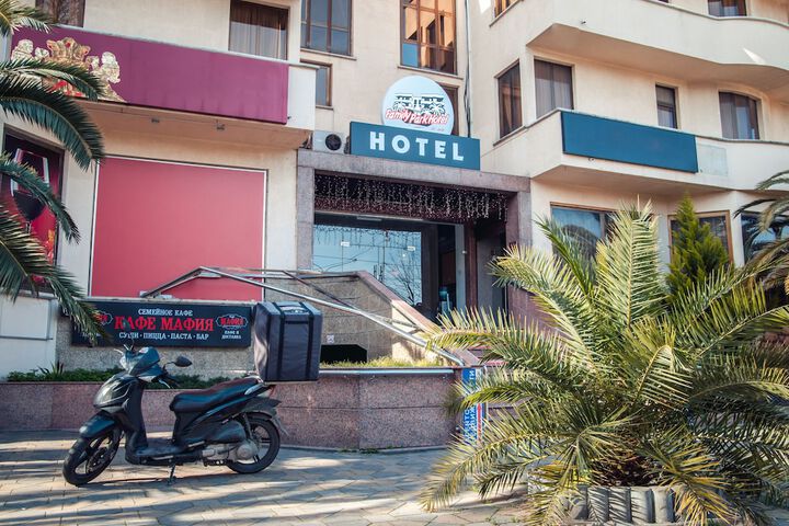 Hotel 8 of 41