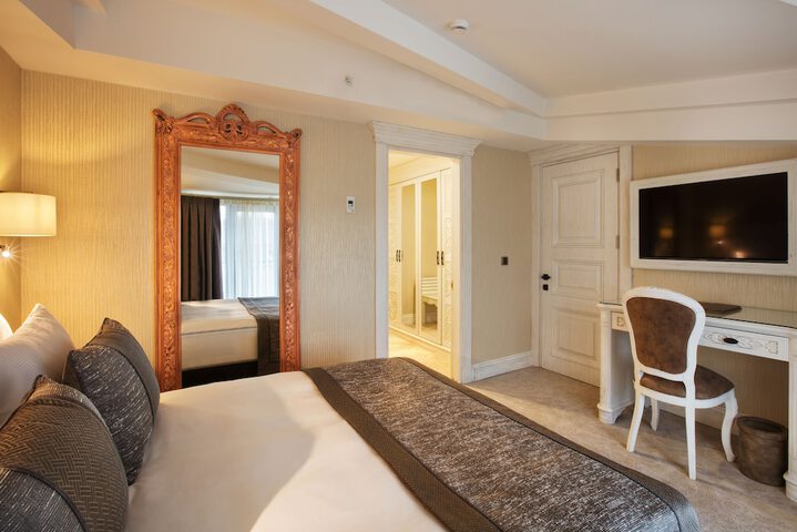 Room 17 of 114