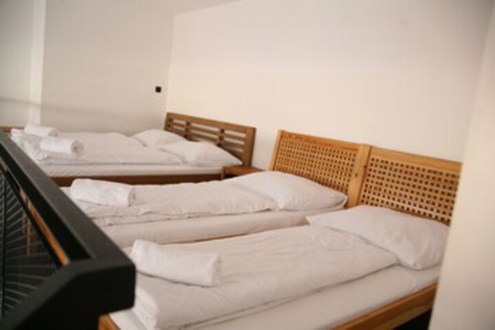 Room 246 of 275