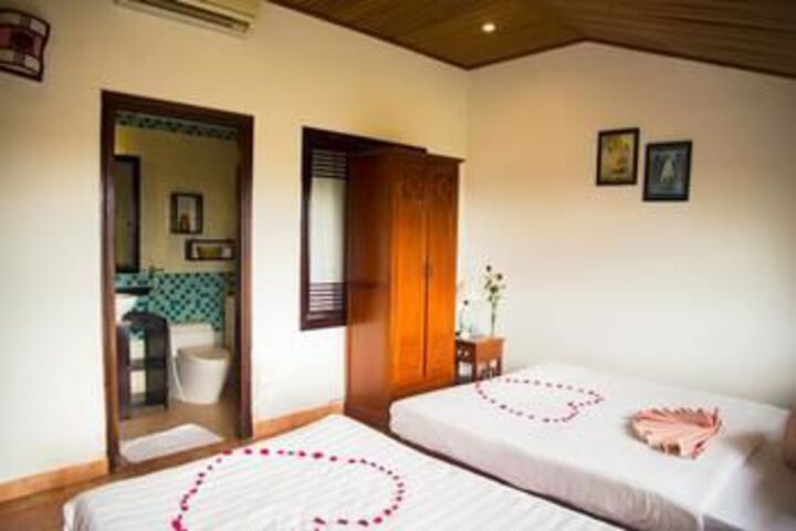 Room 9 of 24