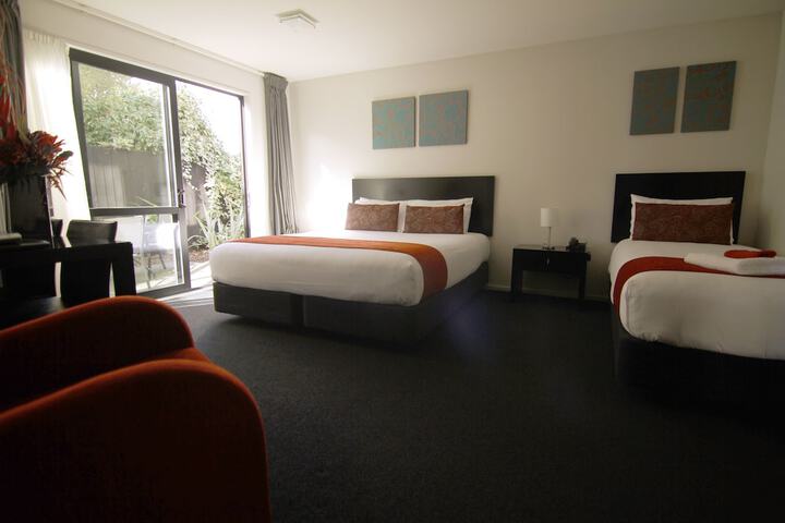 Room 7 of 34