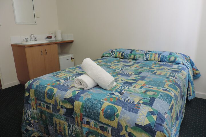 Room 5 of 27