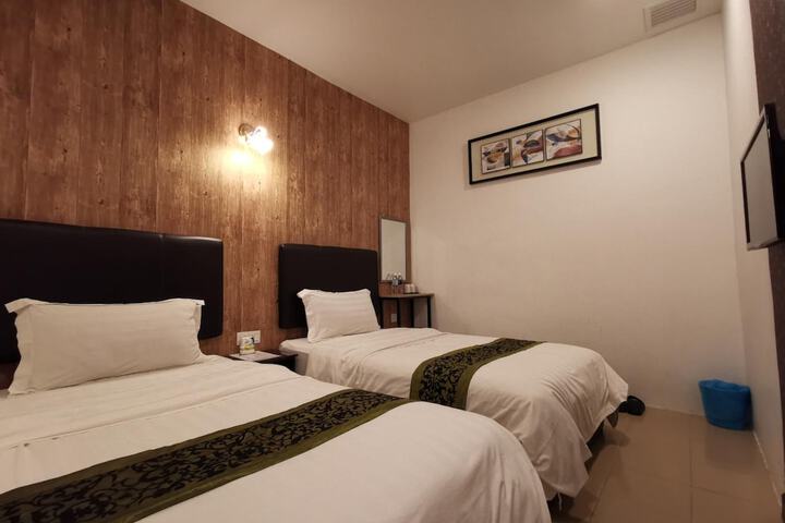 Room 17 of 74