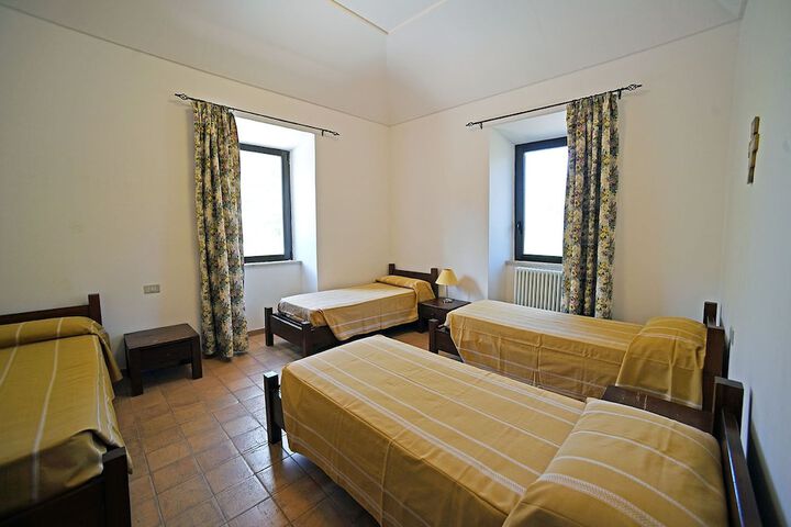 Room 16 of 18