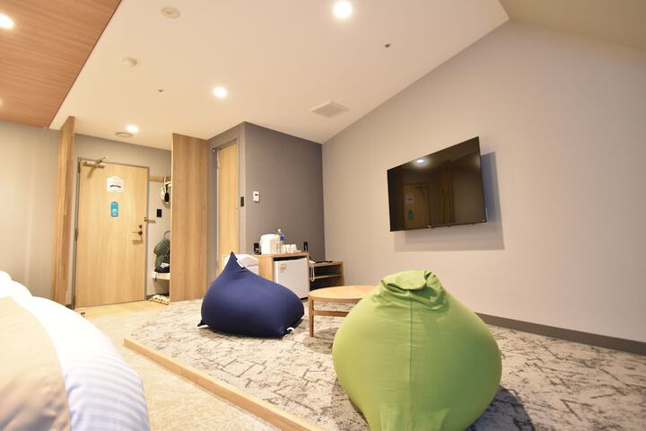Room 27 of 116