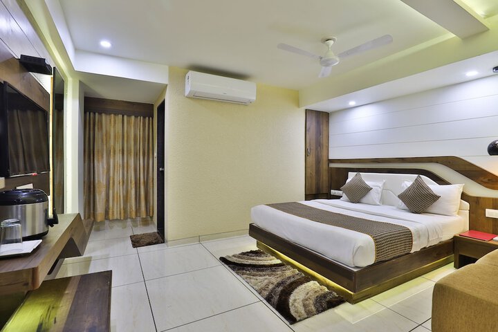 Room 34 of 66