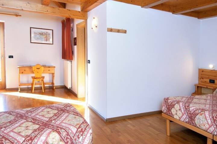 Room 16 of 42