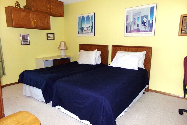 Room 6 of 36