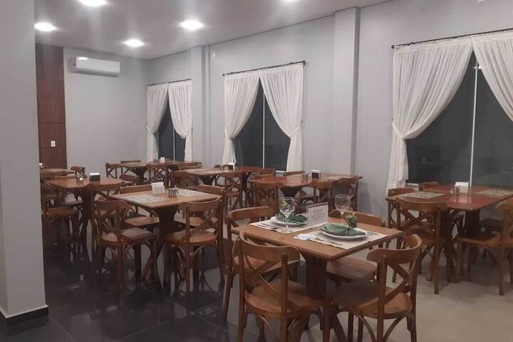 Dining 15 of 21