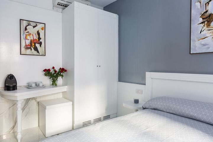 Room 12 of 36
