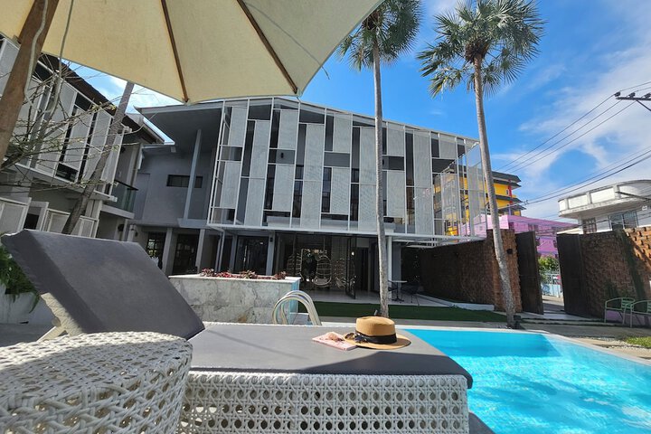 Pool 112 of 158