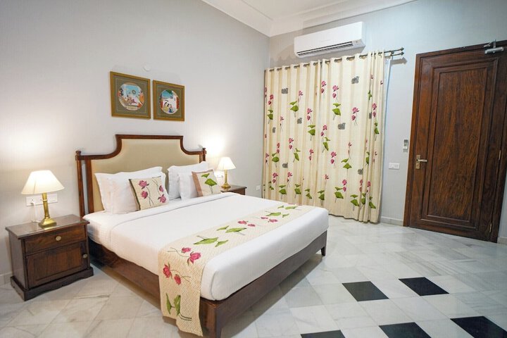 Room 9 of 22