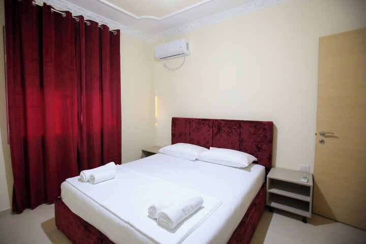 Room 33 of 95