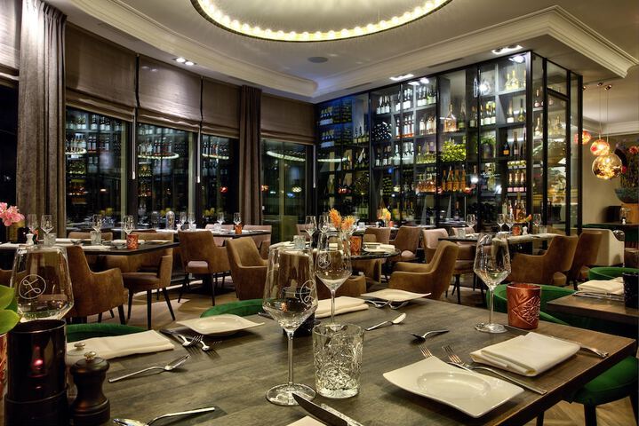 Dining 48 of 65