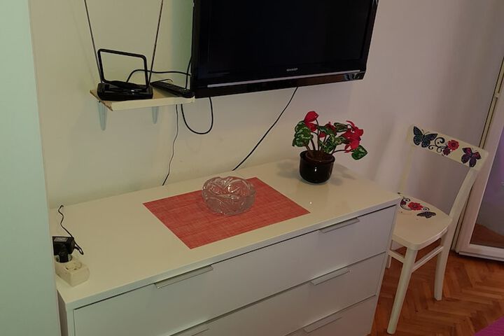 Room 12 of 49