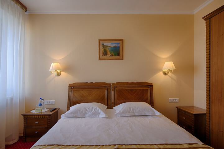 Room 27 of 72
