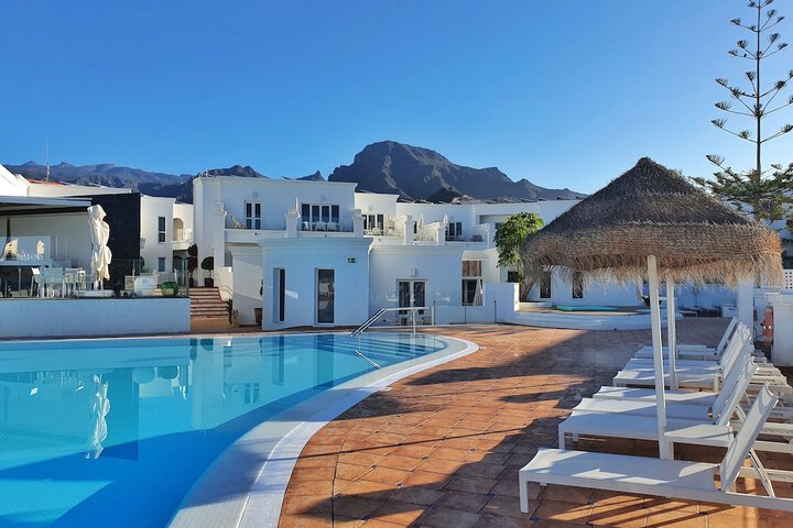 Pools & Facilities