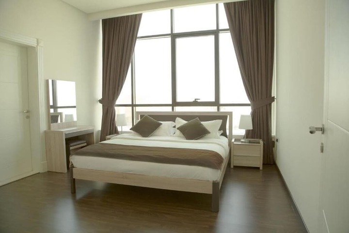 Room 13 of 32