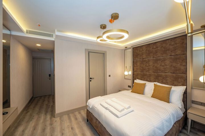 Room 12 of 42