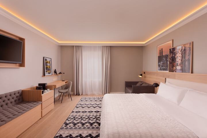 Room 18 of 188
