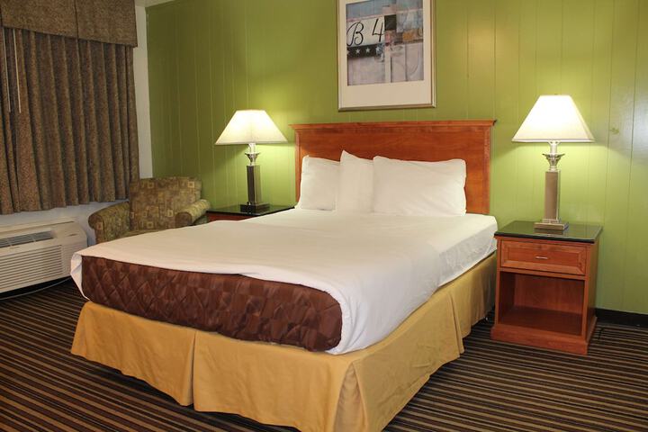 Room 10 of 20