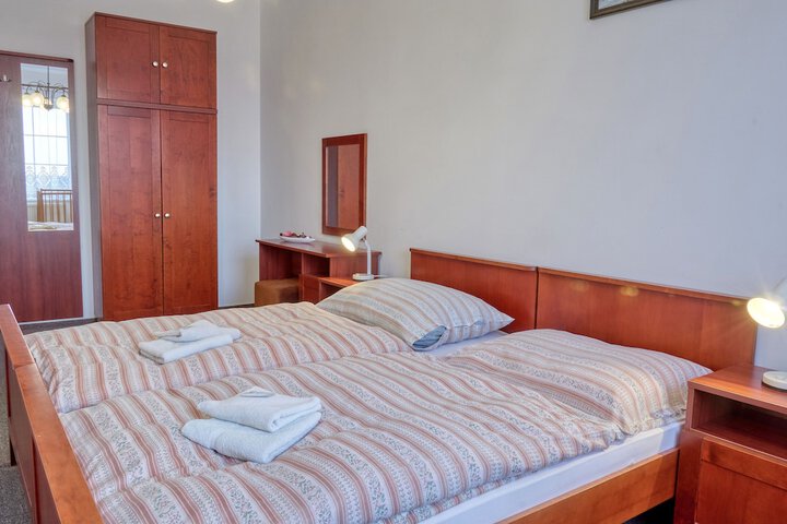 Room 8 of 45