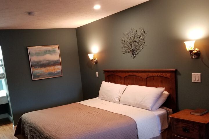 Room 4 of 37