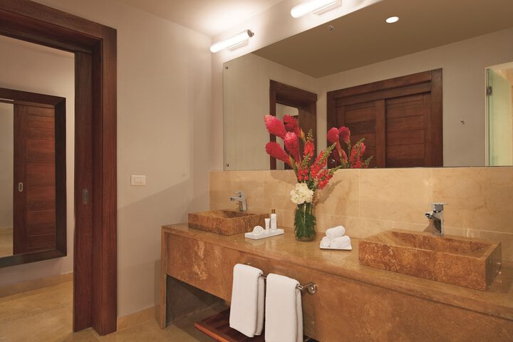 Room 27 of 75