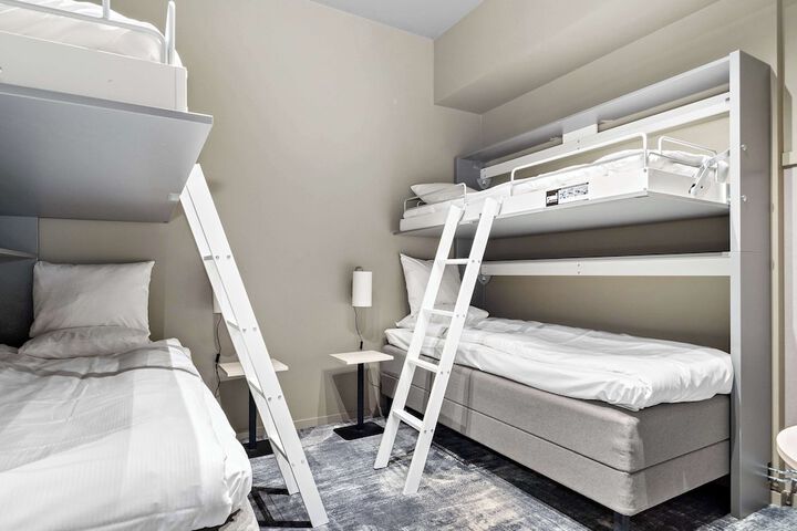 Room 15 of 37