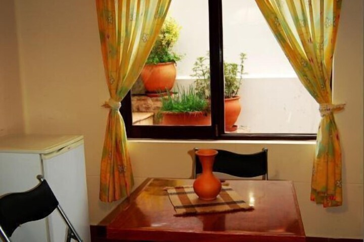 Room 12 of 32