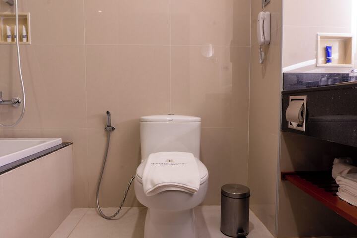 Room 52 of 100