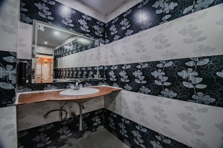 Room 52 of 70