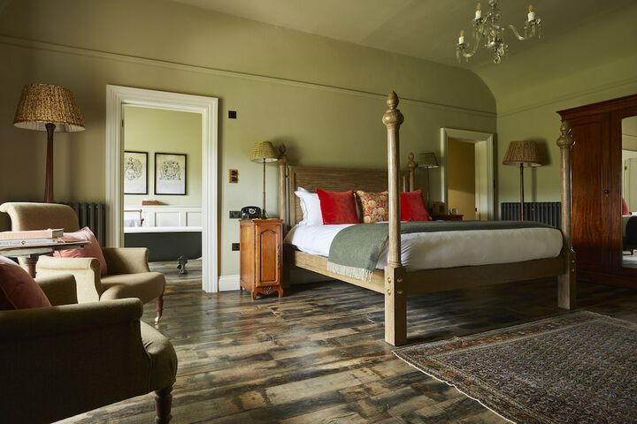 Room 25 of 80