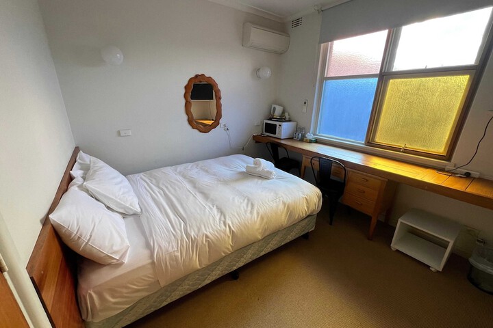 Room 25 of 109