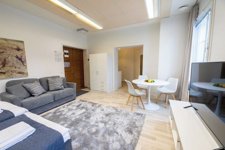 Room 44 of 69