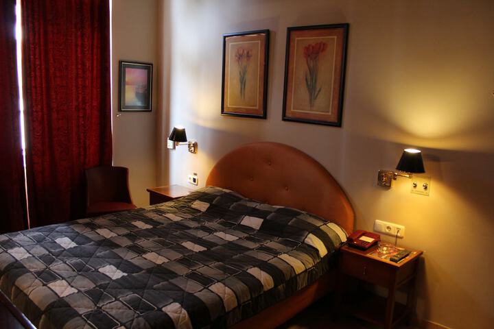 Room 18 of 141