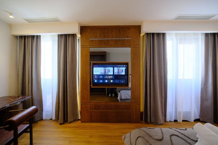 Room 23 of 83