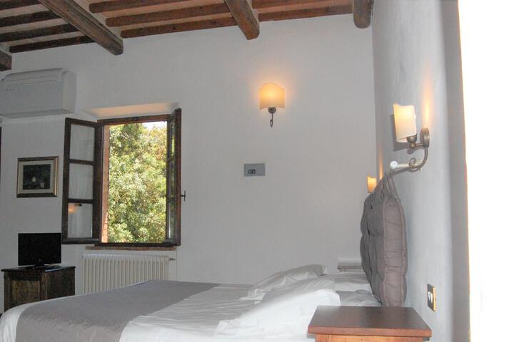 Room 8 of 15