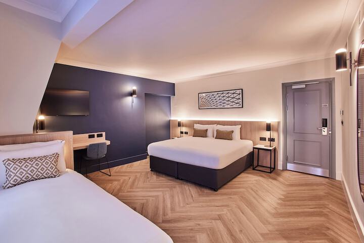 Room 26 of 59