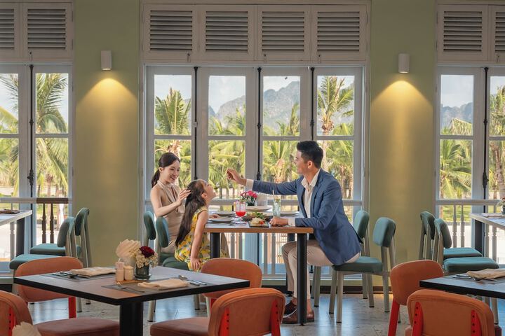 Dining 60 of 81