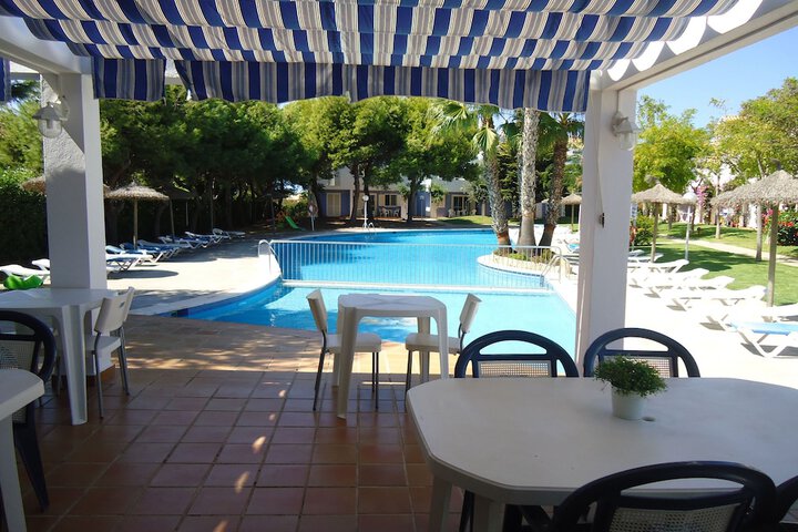 Hotel with Pool
