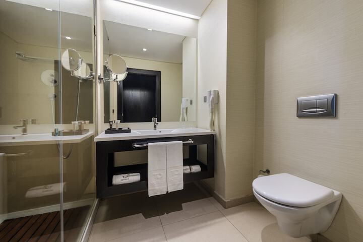 Clean Restrooms