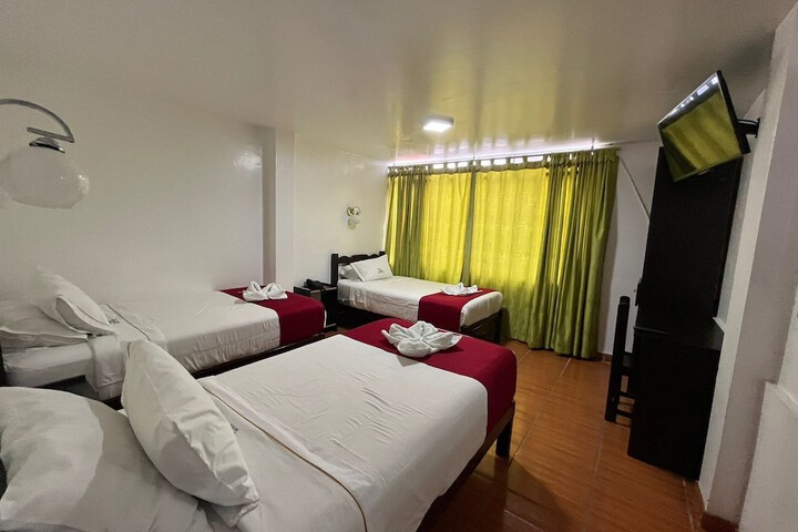 Room 4 of 18