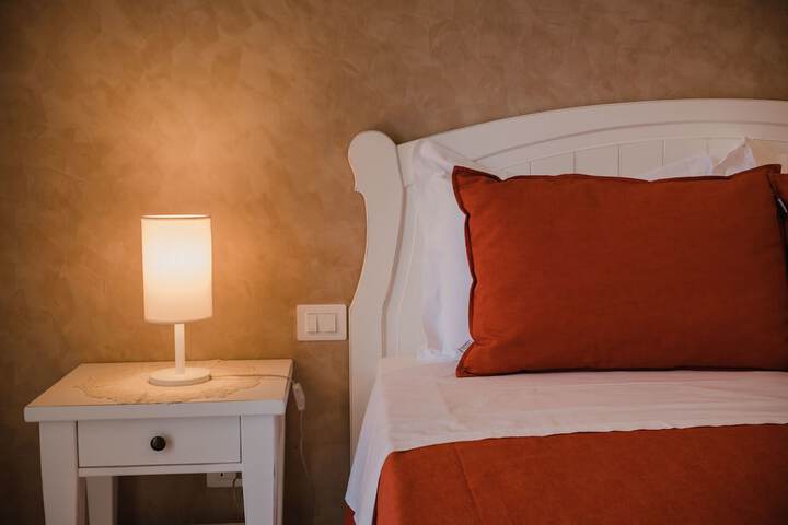 Room 25 of 121