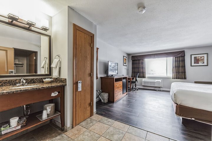 Room 6 of 22