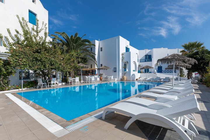 Hotel with Pool